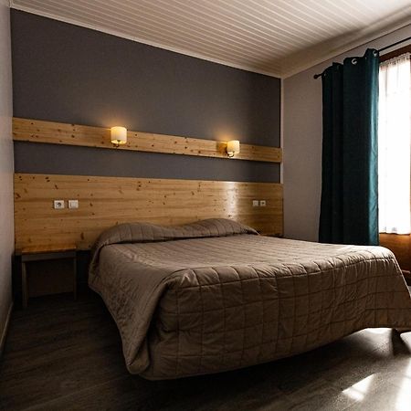 Hotel Le Coq D'Or Les Angles  Buitenkant foto