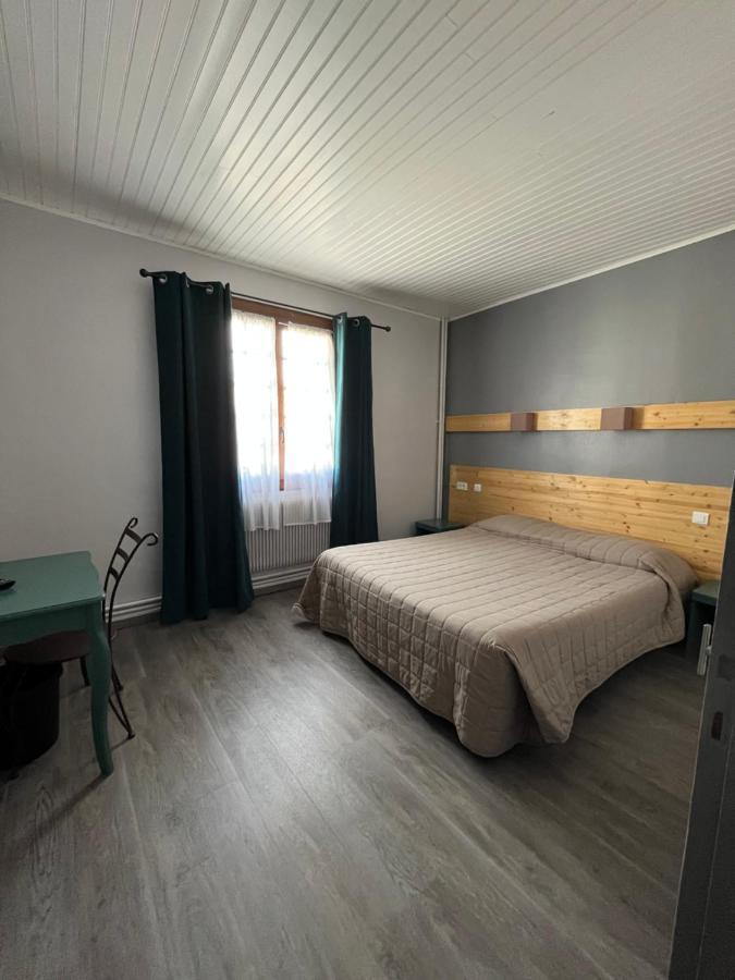 Hotel Le Coq D'Or Les Angles  Buitenkant foto