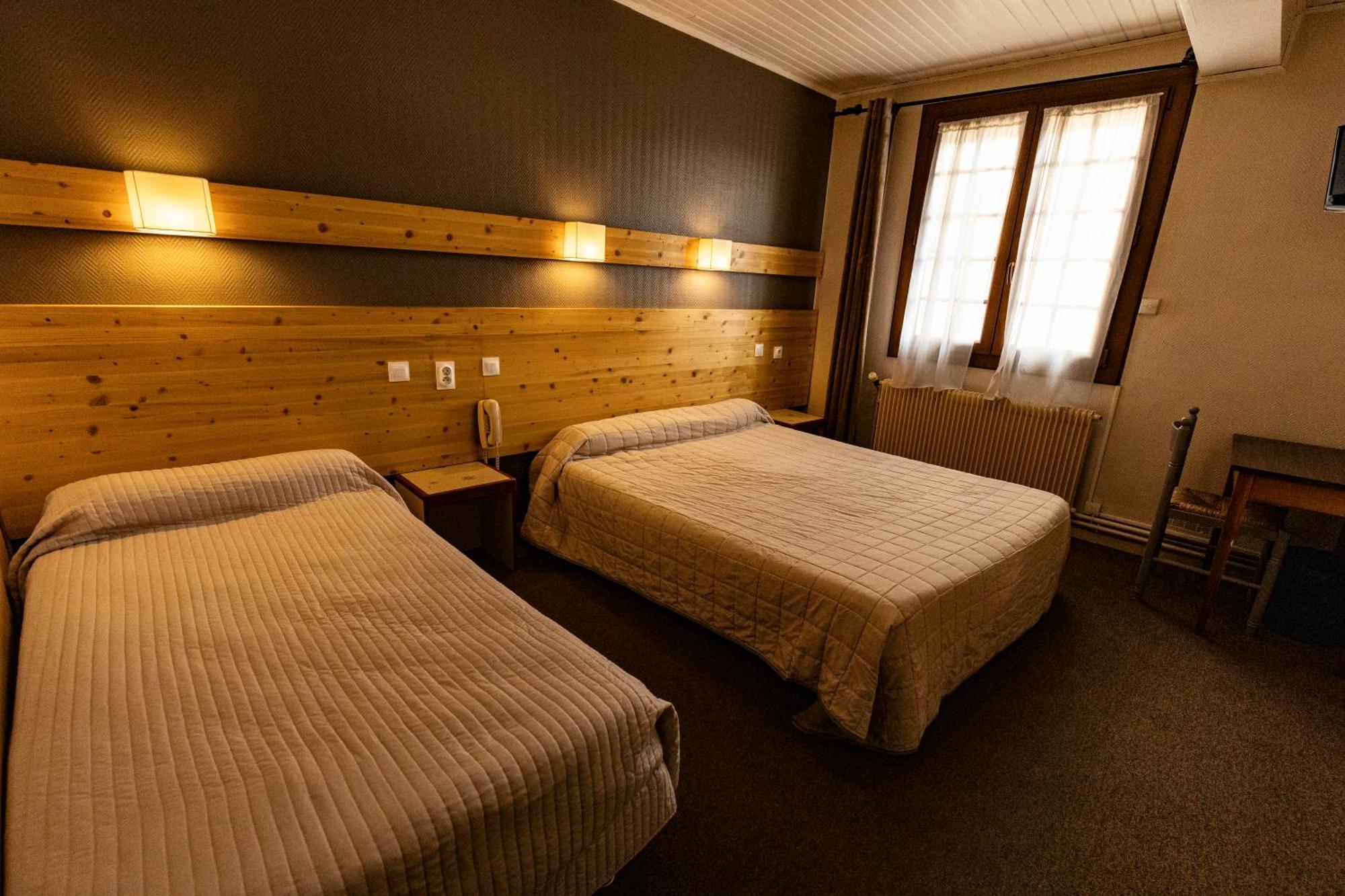 Hotel Le Coq D'Or Les Angles  Buitenkant foto