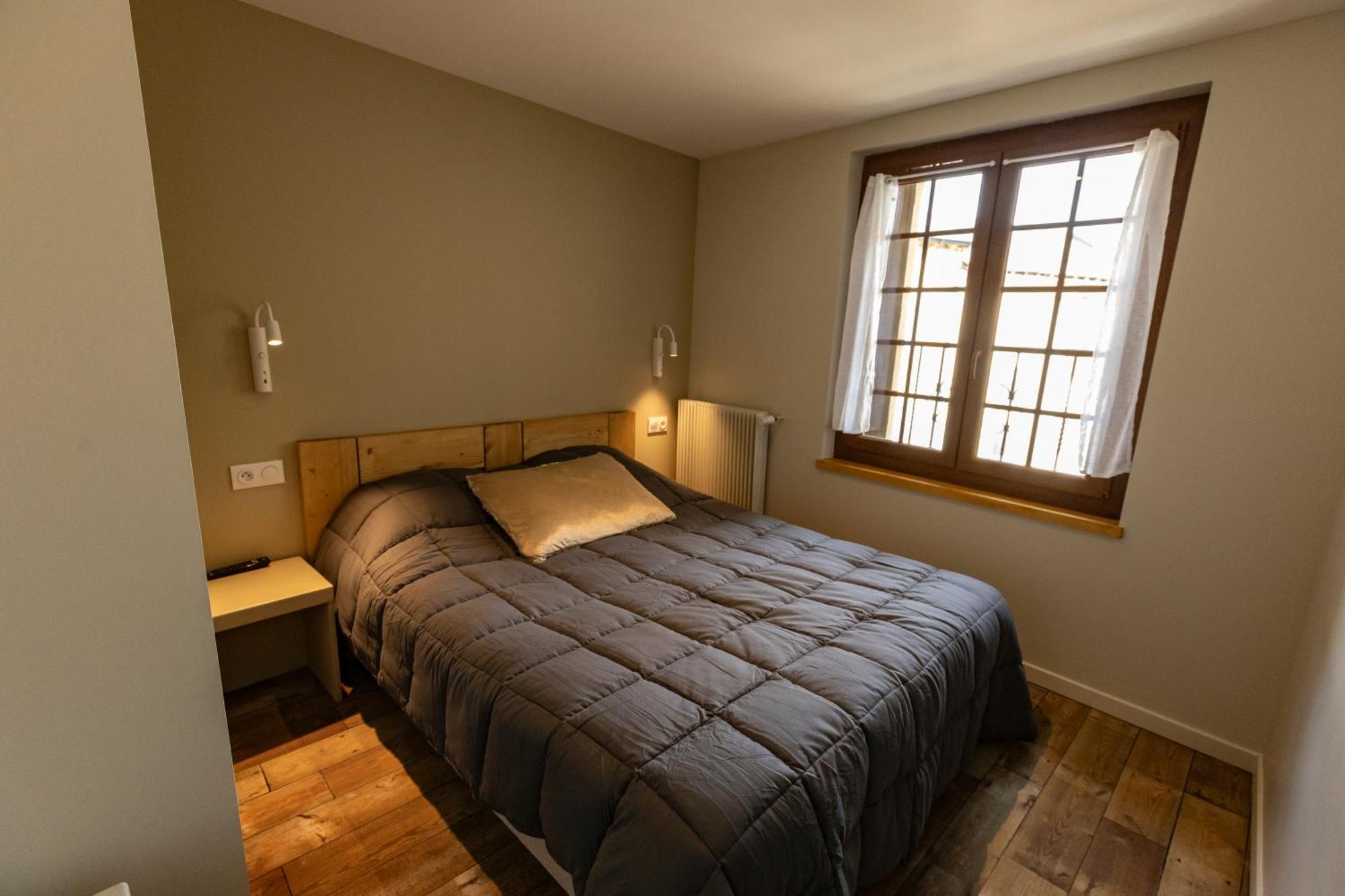 Hotel Le Coq D'Or Les Angles  Buitenkant foto
